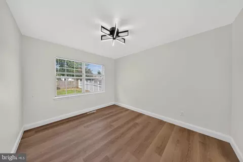 Entry Way - 47 Midland Dr, Newark, DE 19713 photo 4 of 20