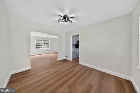 Entry Way - 47 Midland Dr, Newark, DE 19713 photo 6 of 20