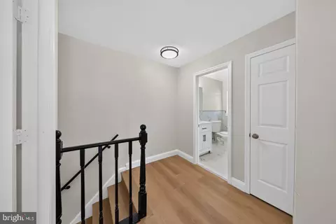 Entry Way - 47 Midland Dr, Newark, DE 19713 photo 16 of 20