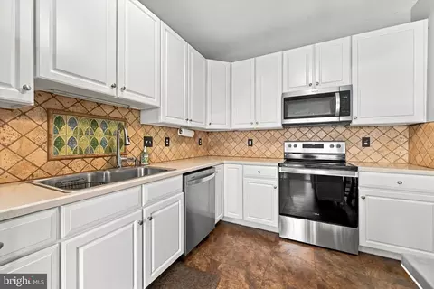 Kitchen - 305 Baker Dr, Bear, DE 19701 photo 2 of 3