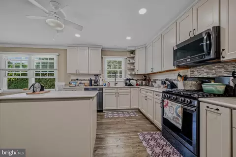 Kitchen - 106 Wortham Ln, Bear, DE 19701 photo 3 of 3