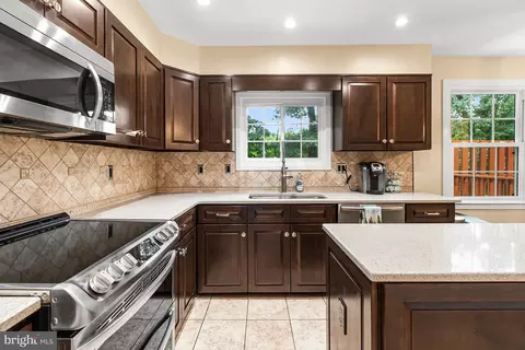 Kitchen - 20 Cinnamon Dr, Hockessin, DE 19707 photo 5 of 5