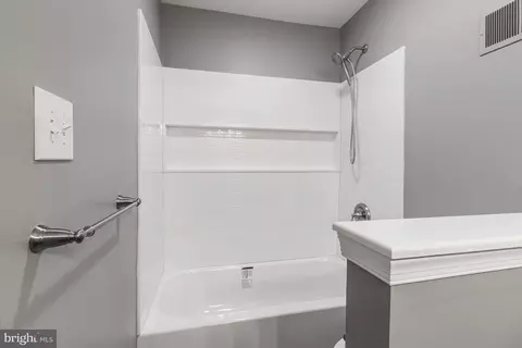 Bath - 20 Cinnamon Dr, Hockessin, DE 19707 photo 5 of 5
