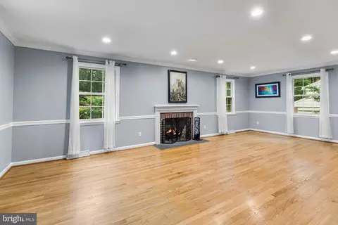 Living - 20 Cinnamon Dr, Hockessin, DE 19707 photo 1 of 3