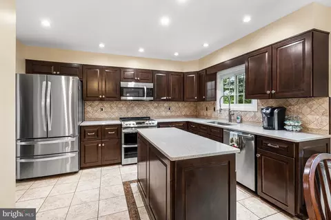 Kitchen - 20 Cinnamon Dr, Hockessin, DE 19707 photo 3 of 5