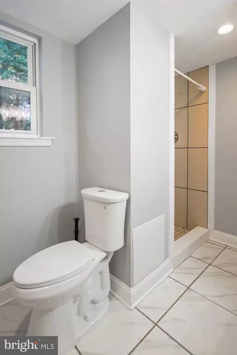 Bath - 93 S Skyward Dr, Newark, DE 19713 photo 1 of 1
