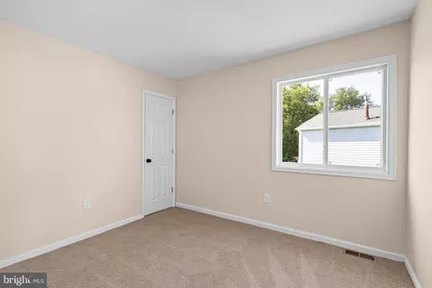 Bedroom - 8 Bergen Ct, Newark, DE 19702 photo 4 of 4