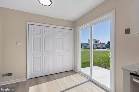 Entry Way - 8 Bergen Ct, Newark, DE 19702 photo 1 of 3