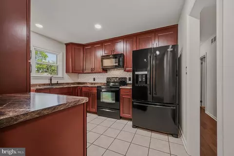 Kitchen - 13 Cornwall Dr, Newark, DE 19711 photo 2 of 3
