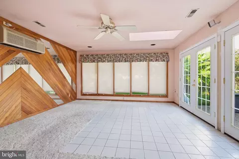 Living - 57 Castle Run Dr, Bear, DE 19701 photo 2 of 2