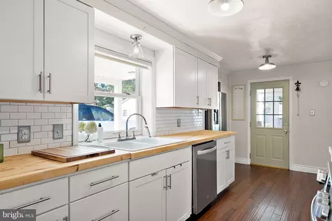 Kitchen - 17 Maple Ave, Newark, DE 19711 photo 1 of 4