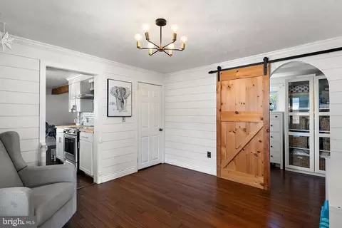 Entry Way - 17 Maple Ave, Newark, DE 19711 photo 1 of 4