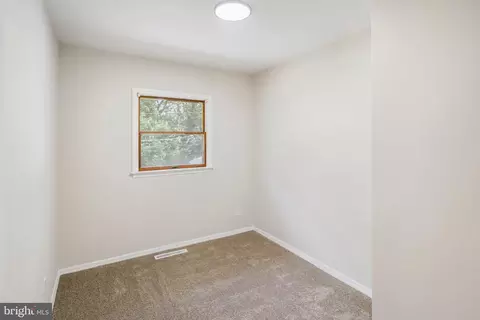 Entry Way - 703 Shue Dr, Newark, DE 19713 photo 9 of 11