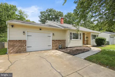 Exterior - 703 Shue Dr, Newark, DE 19713 photo 3 of 5