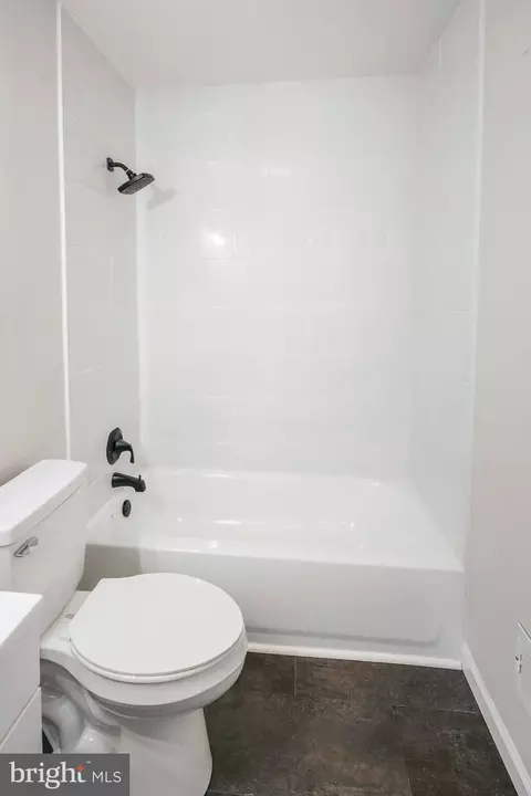 Bath - 703 Shue Dr, Newark, DE 19713 photo 1 of 4