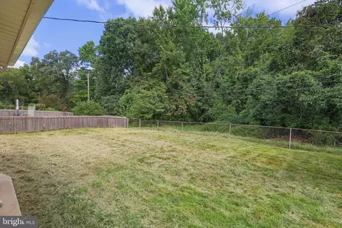 Exterior - 703 Shue Dr, Newark, DE 19713 photo 4 of 5