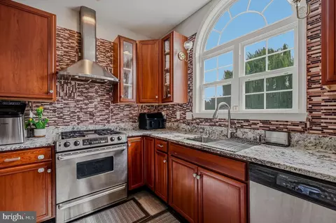 Kitchen - 202 W Thomas Ct, Middletown, DE 19709 photo 3 of 4