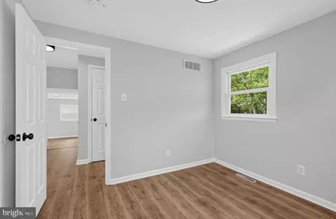 Entry Way - 213 Warfield Rd, Newark, DE 19713 photo 4 of 5