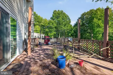 17 E Moyer Dr, Bear, DE 19701