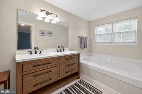17 E Moyer Dr, Bear, DE 19701 photo 26