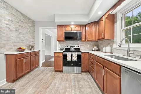 Kitchen - 72 Bristle Cone Dr, Bear, DE 19701 photo 2 of 4