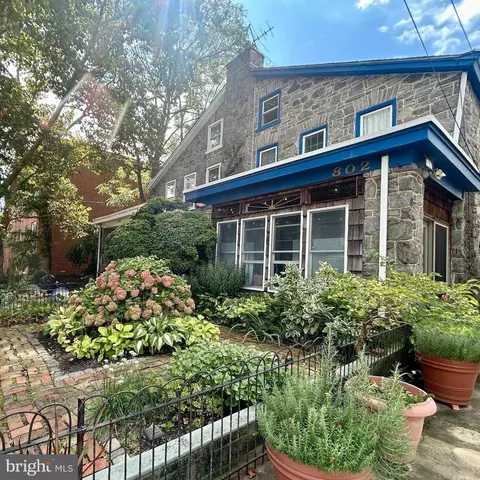 802 W 24th St, Wilmington, DE 19802