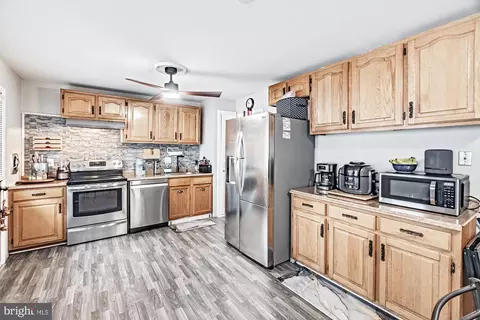 Kitchen - 26 Alwyn Rd, Newark, DE 19713 photo 2 of 2