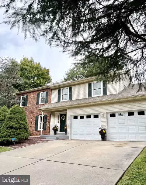 15 Blue Fox Ct, Newark, DE 19711