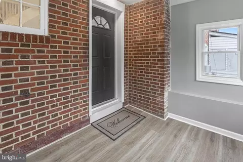 Entry Way - 209 E 24th St, Wilmington, DE 19802 photo 2 of 15