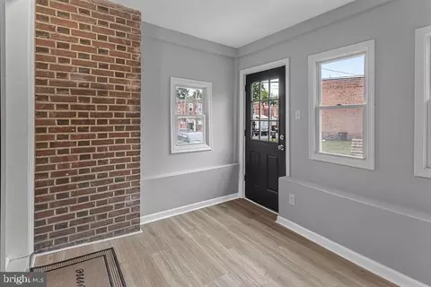 Entry Way - 209 E 24th St, Wilmington, DE 19802 photo 14 of 15