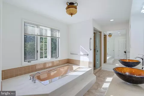 Bath - 9 Mccormick Dr, Hockessin, DE 19707 photo 1 of 5