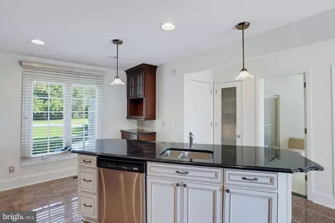 Kitchen - 9 Mccormick Dr, Hockessin, DE 19707 photo 5 of 8