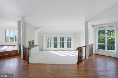 Living - 9 Mccormick Dr, Hockessin, DE 19707 photo 1 of 9