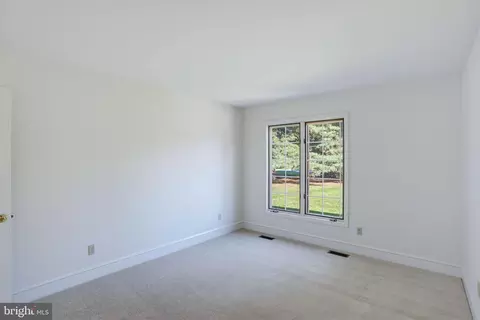 Bedroom - 9 Mccormick Dr, Hockessin, DE 19707 photo 3 of 5