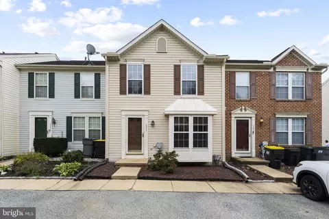 Exterior - 111 Lauren Pl, Newark, DE 19702 photo 10 of 11