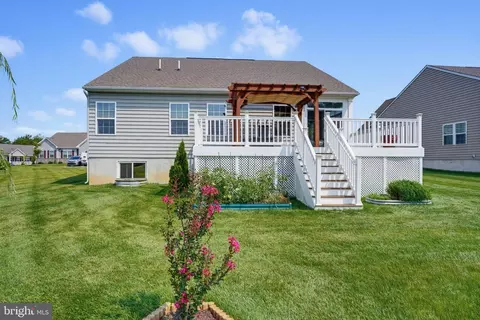 Exterior - 272 Anglesey Dr, Middletown, DE 19709 photo 6 of 12