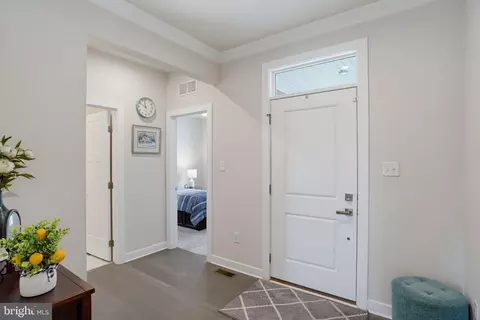 Entry Way - 272 Anglesey Dr, Middletown, DE 19709 photo 2 of 10