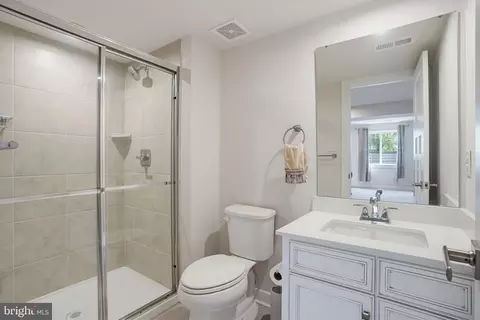 Bath - 272 Anglesey Dr, Middletown, DE 19709 photo 2 of 2