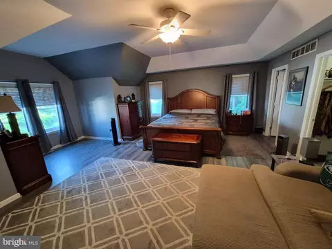 Bedroom - 422 Post Oak Ln, Newark, DE 19702 photo 1 of 2
