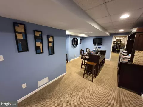 Entry Way - 422 Post Oak Ln, Newark, DE 19702 photo 2 of 3