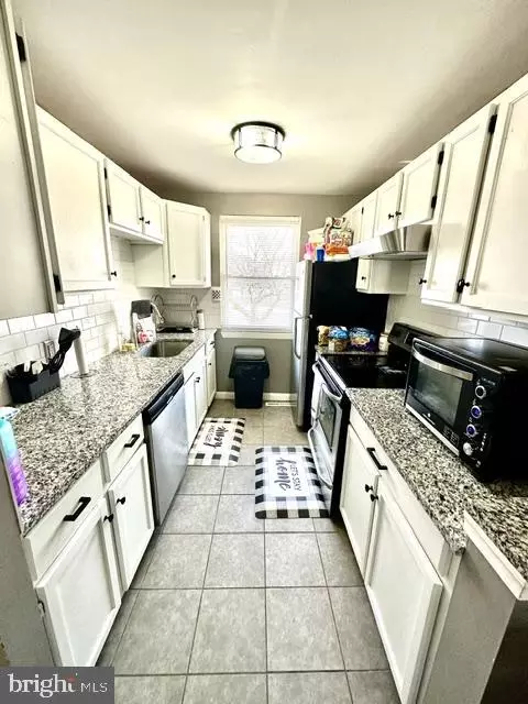 Kitchen - 326 Brandon Dr, Bear, DE 19701 photo 2 of 2