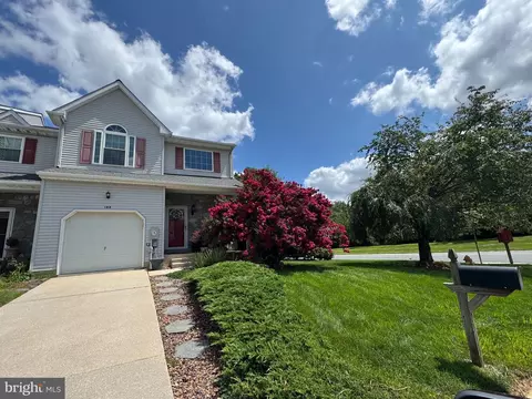 102 Shinn Cir, Wilmington, DE 19808