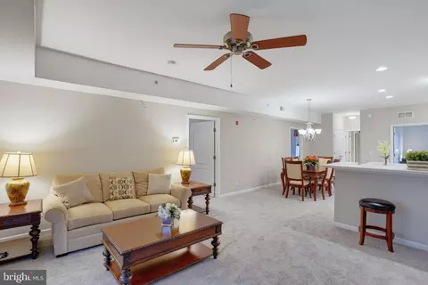 Living - 101 Colonial Downs Ct #1306, Newark, DE 19702 photo 3 of 3