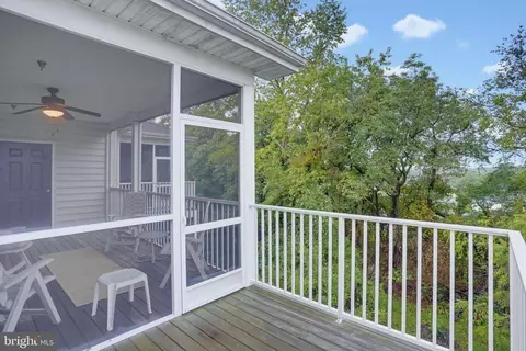 Exterior - 101 Colonial Downs Ct #1306, Newark, DE 19702 photo 5 of 8