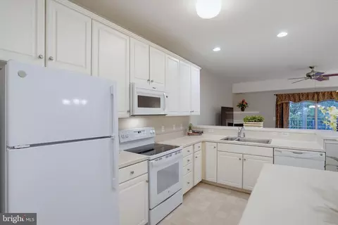 Kitchen - 101 Colonial Downs Ct #1306, Newark, DE 19702 photo 4 of 5