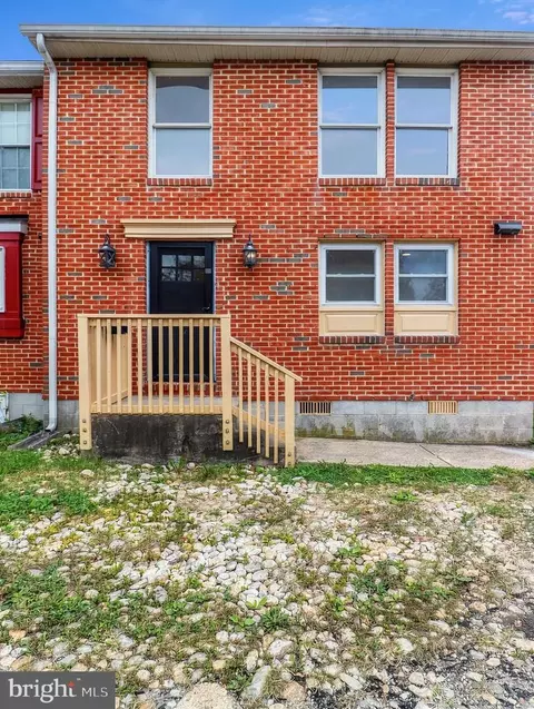 12 Kings Grant Way, Wilmington, DE 19802