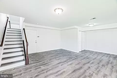 Living - 792 Jacobsen Cir, Newark, DE 19702 photo 1 of 5