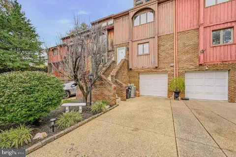 15 Servan Ct, Wilmington, DE 19805