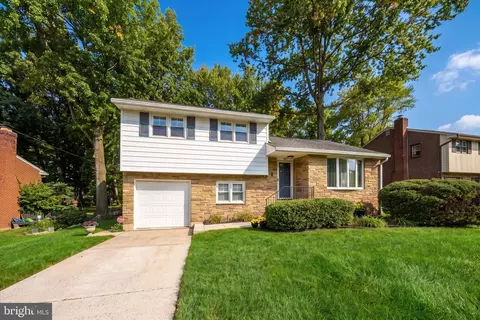202 Alders Dr, Wilmington, DE 19803