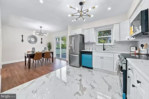 Kitchen - 28 Castle Run Dr, Bear, DE 19701 photo 3 of 3